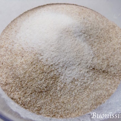 Špaldové muffiny s rebarborou a hořkou čokoládou