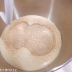 Špaldové muffiny s rebarborou a hořkou čokoládou