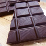 Špaldové muffiny s rebarborou a hořkou čokoládou